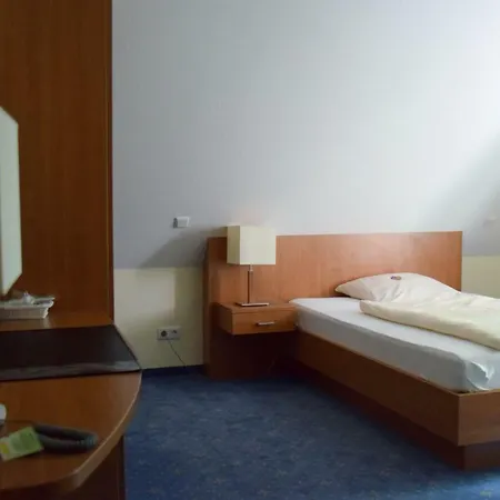 盖斯特豪弗瓦尔德斯瑞酒店 3* 萨尔贝克